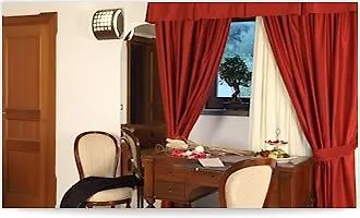 Πανσιόν Antico Casale Russo