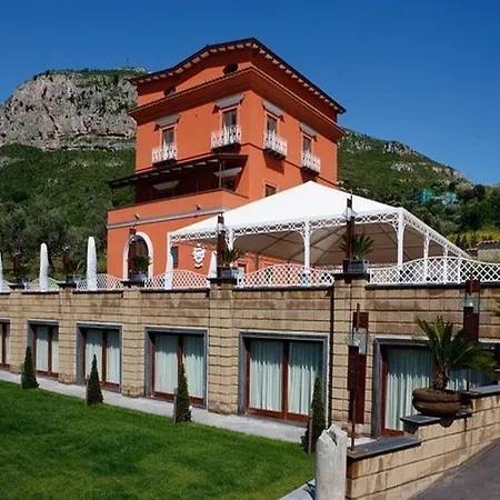 Antico Casale Russo 3*