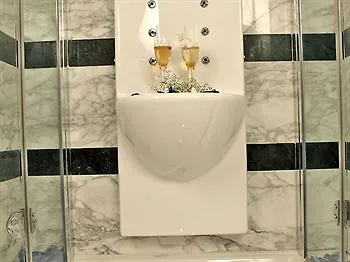 Guest house Antico Casale Russo 3*